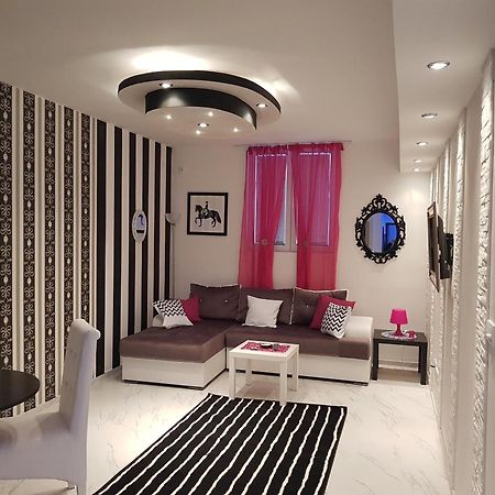 Black & White Belgrad Exterior foto