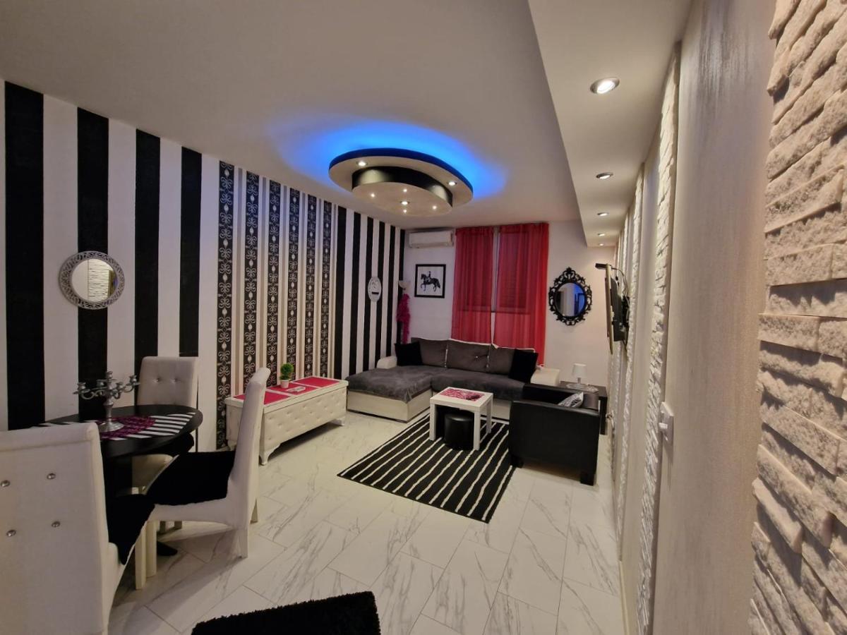 Black & White Belgrad Exterior foto