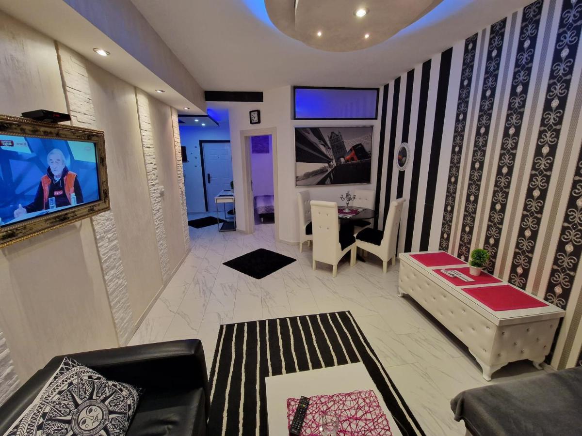Black & White Belgrad Exterior foto